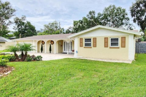 Casa en venta en Temple Terrace, Florida, 4 dormitorios, 180.6 m2 № 1900221 - foto 1