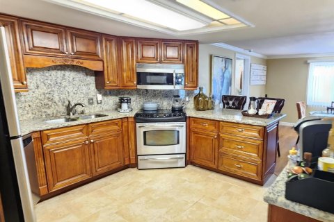 Casa en venta en Temple Terrace, Florida, 4 dormitorios, 180.6 m2 № 1900221 - foto 9