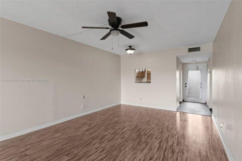 Condominio en venta en Sunrise, Florida, 1 dormitorio, 59.46 m2 № 1925421 - foto 6