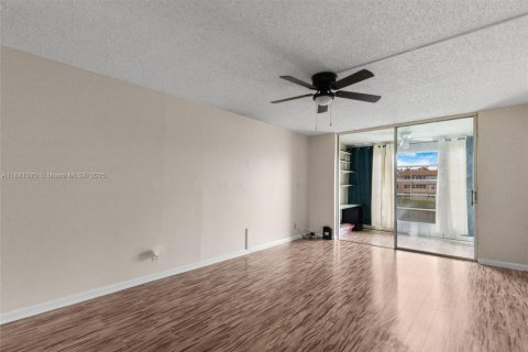 Condominio en venta en Sunrise, Florida, 1 dormitorio, 59.46 m2 № 1925421 - foto 9