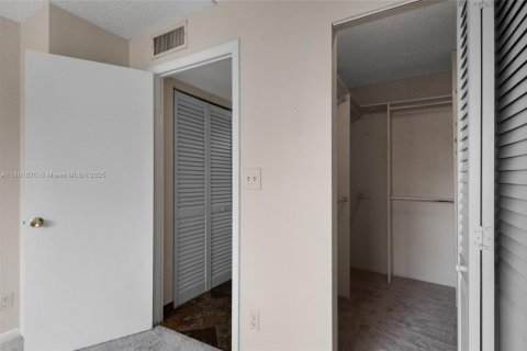 Condominio en venta en Sunrise, Florida, 1 dormitorio, 59.46 m2 № 1925421 - foto 16