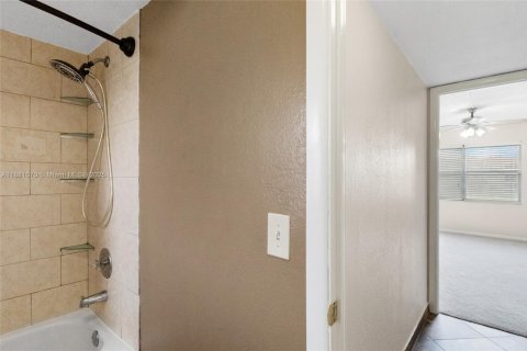 Condominio en venta en Sunrise, Florida, 1 dormitorio, 59.46 m2 № 1925421 - foto 22