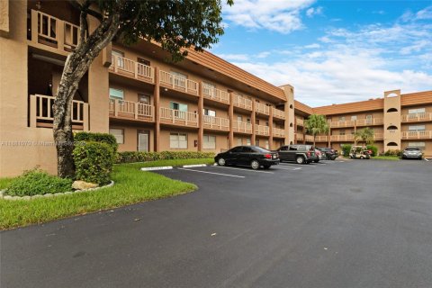 Condominio en venta en Sunrise, Florida, 1 dormitorio, 59.46 m2 № 1925421 - foto 2
