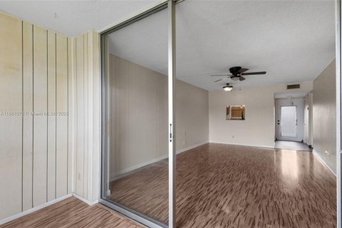 Condominio en venta en Sunrise, Florida, 1 dormitorio, 59.46 m2 № 1925421 - foto 23