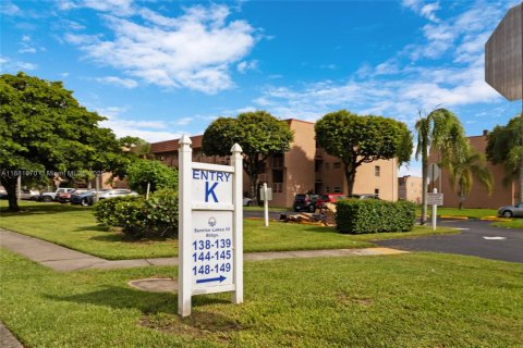 Condominio en venta en Sunrise, Florida, 1 dormitorio, 59.46 m2 № 1925421 - foto 1