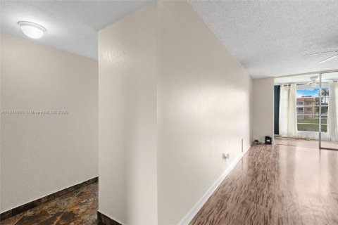 Condominio en venta en Sunrise, Florida, 1 dormitorio, 59.46 m2 № 1925421 - foto 18