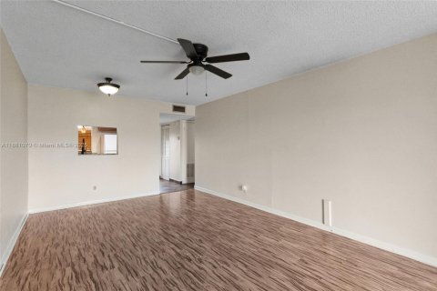 Condominio en venta en Sunrise, Florida, 1 dormitorio, 59.46 m2 № 1925421 - foto 7