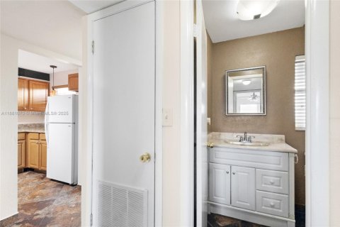 Condominio en venta en Sunrise, Florida, 1 dormitorio, 59.46 m2 № 1925421 - foto 19