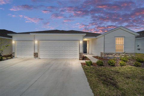 House in Newberry, Florida 4 bedrooms, 227.8 sq.m. № 1628603 - photo 1