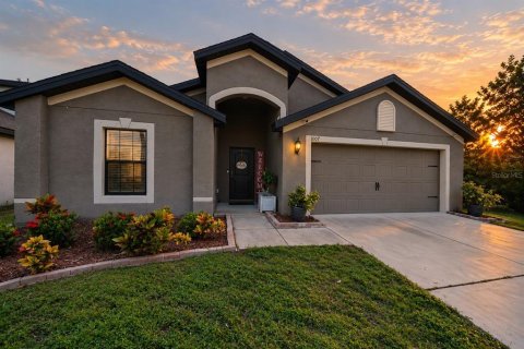 Villa ou maison à Ruskin, Floride 4 chambres, 171.96 m2 № 2398982
