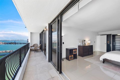 Condominio en venta en Miami, Florida, 1 dormitorio, 82.68 m2 № 2152824 - foto 18