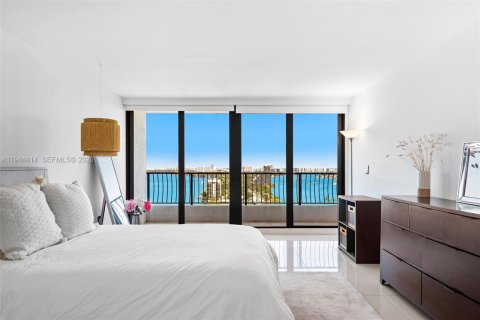 Condominio en venta en Miami, Florida, 1 dormitorio, 82.68 m2 № 2152824 - foto 12