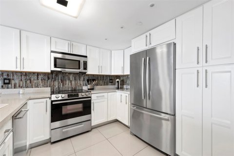 Condominio en venta en Miami, Florida, 1 dormitorio, 82.68 m2 № 2152824 - foto 7