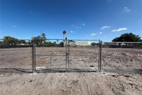 Снять в аренду коммерческую недвижимость в Орландо, Флорида № 2102940 - фото 2