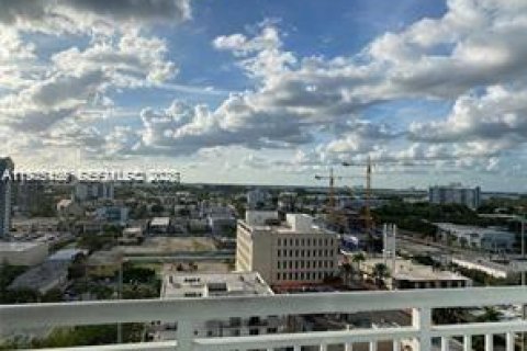 Студия в Майами-Бич, Флорида № 2001463