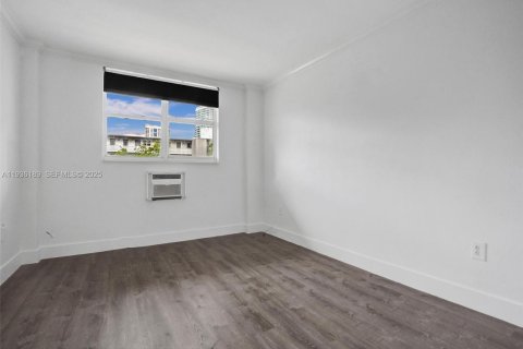 Copropriété à louer à Miami Beach, Floride: 1 chambre, 67.82 m2 № 1994247 - photo 4