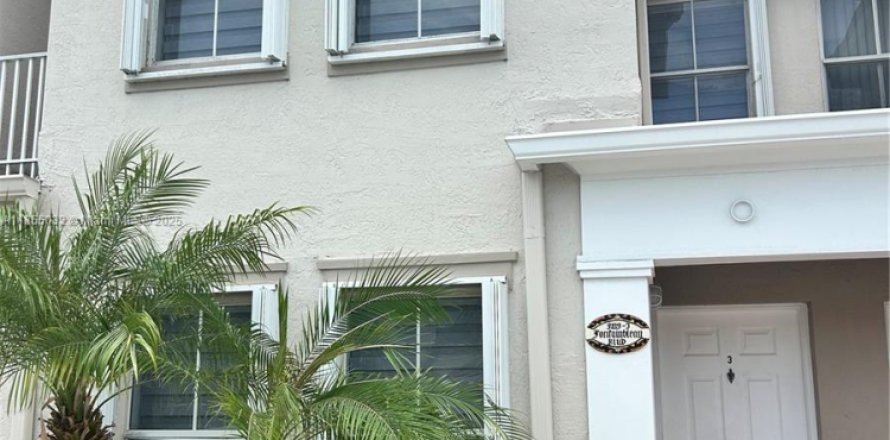 Touwnhouse à Miami, Floride 3 chambres, 141.21 m2 № 1872603