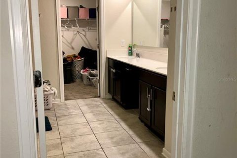 Casa en venta en Kissimmee, Florida, 5 dormitorios, 270.81 m2 № 1751004 - foto 5