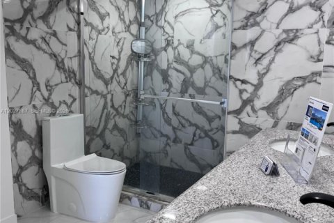 Condo in North Miami Beach, Florida, 2 bedrooms № 2257712 - photo 15