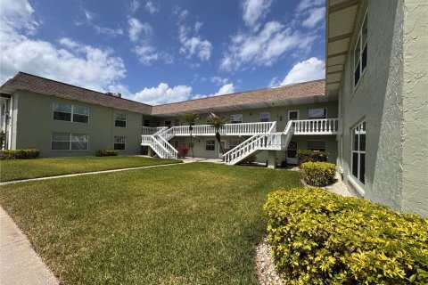 Condominio en venta en Tarpon Springs, Florida, 1 dormitorio, 52.49 m2 № 2226727 - foto 6