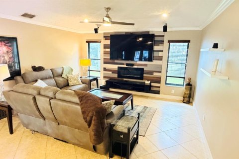 Villa ou maison à vendre à Port St. Lucie, Floride: 4 chambres, 218.32 m2 № 2307098 - photo 5
