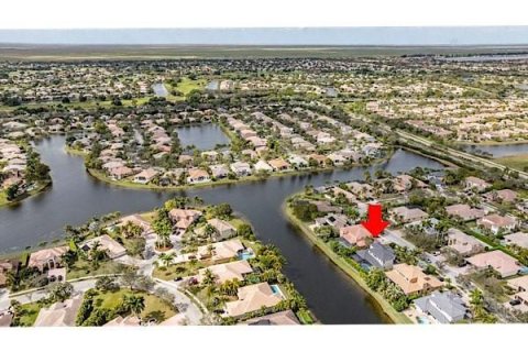 House in Parkland, Florida 6 bedrooms, 353.49 sq.m. № 760997 - photo 1