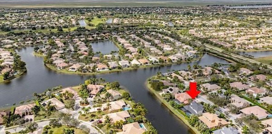 House in Parkland, Florida 6 bedrooms, 353.49 sq.m. № 760997