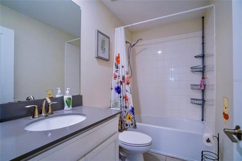 House in Kissimmee, Florida 8 bedrooms, 398.46 sq.m. № 2150709 - photo 17