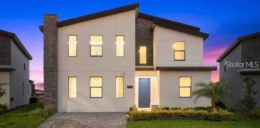House in Kissimmee, Florida 8 bedrooms, 398.46 sq.m. № 2150709