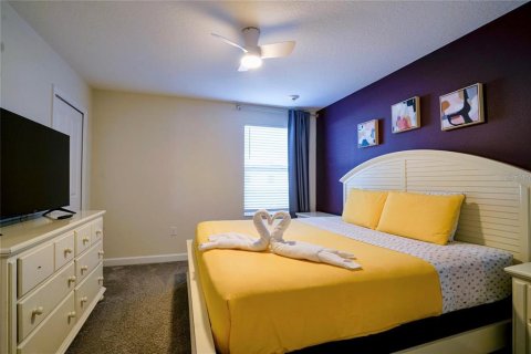 House in Kissimmee, Florida 8 bedrooms, 398.46 sq.m. № 2150709 - photo 6