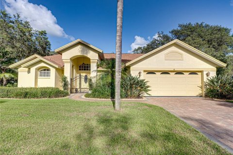 House in Lake Wales, Florida 3 bedrooms, 166.67 sq.m. № 1556614 - photo 1