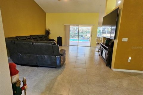 House in Lake Wales, Florida 3 bedrooms, 166.67 sq.m. № 1556614 - photo 2