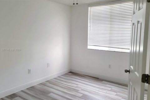 Copropriété à louer à Pembroke Pines, Floride: 2 chambres, 85.66 m2 № 2076390 - photo 9