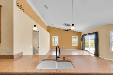 House in Oxford, Florida 4 bedrooms, 224.27 sq.m. № 1803258 - photo 16