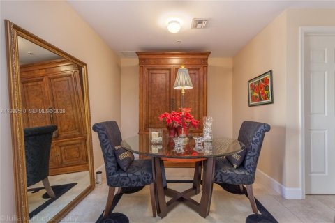 Купить кондоминиум в Корал-Гейблс, Флорида 1 спальня, 85.01м2, № 1997658 - фото 15