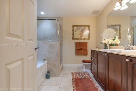 Купить кондоминиум в Корал-Гейблс, Флорида 1 спальня, 85.01м2, № 1997658 - фото 26