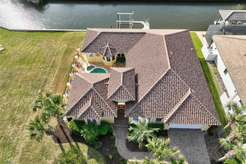 House in Flagler Beach, Florida 4 bedrooms, 255.48 sq.m. № 2200190 - photo 5