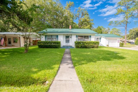 House in Starke, Florida 2 bedrooms, 118.08 sq.m. № 772683 - photo 1