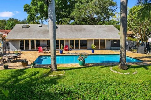 Casa en venta en Plantation, Florida, 4 dormitorios, 229 m2 № 2028058 - foto 2