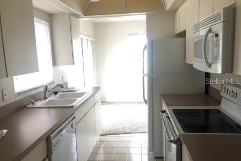 Copropriété à louer à Sarasota, Floride: 2 chambres, 93.74 m2 № 2118048 - photo 5