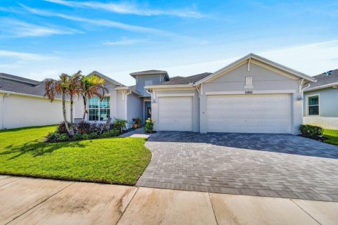 House in Port St. Lucie, Florida 3 bedrooms, 228.91 sq.m. № 2191690 - photo 8