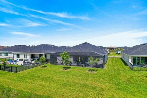 House in Port St. Lucie, Florida 3 bedrooms, 228.91 sq.m. № 2191690 - photo 11