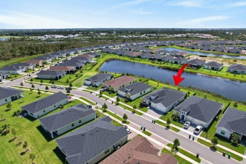 House in Port St. Lucie, Florida 3 bedrooms, 228.91 sq.m. № 2191690 - photo 9
