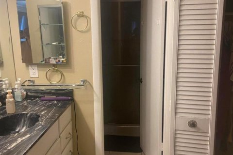 Condominio en venta en Lauderhill, Florida, 1 dormitorio, 92.9 m2 № 2250503 - foto 17
