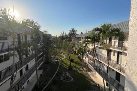 Condominio en venta en Lauderhill, Florida, 1 dormitorio, 92.9 m2 № 2250503 - foto 8