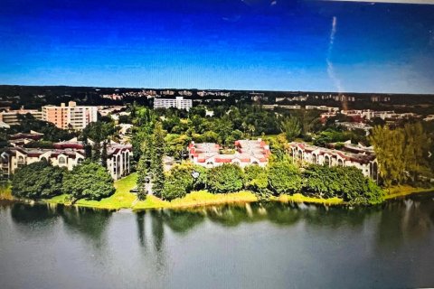 Condominio en venta en Lauderhill, Florida, 1 dormitorio, 92.9 m2 № 2250503 - foto 2