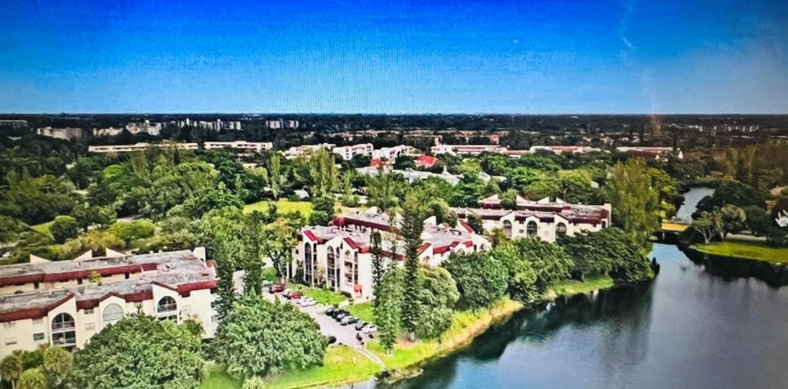 Condominio en Lauderhill, Florida, 1 dormitorio  № 2250503
