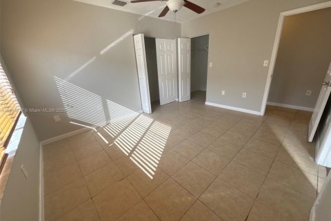 House in Homestead, Florida 4 bedrooms, 138.52 sq.m. № 1790319 - photo 9