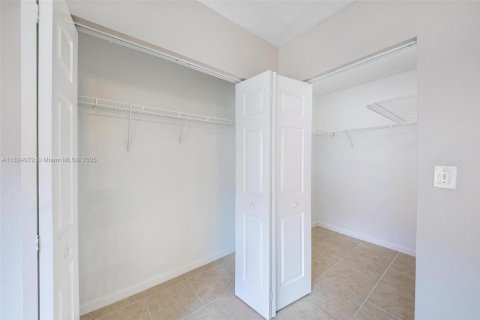 House in Homestead, Florida 4 bedrooms, 138.52 sq.m. № 1790319 - photo 20