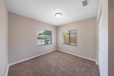 House in Homestead, Florida 4 bedrooms, 138.52 sq.m. № 1790319 - photo 28